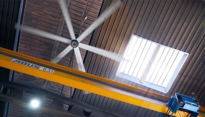 How HVLS fans can control space humidity