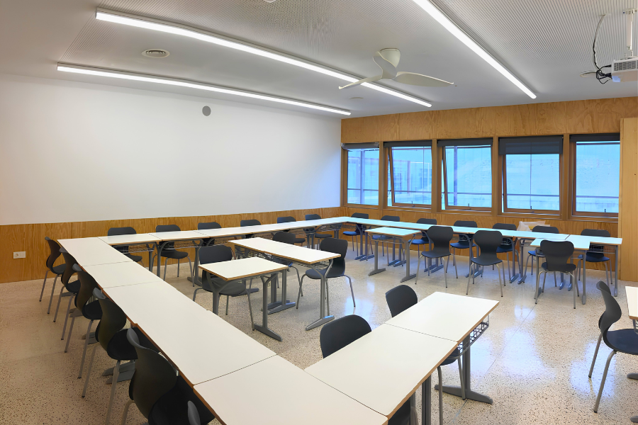celling-fan-cefiro-in-classrooms