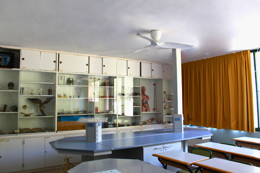 celling-fans-in-laboratories-and-educational-workshop